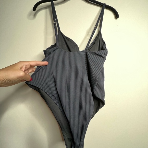 Vitamin A Bedette One Piece Swimsuit black missing size approx size Small - Picture 10 of 10